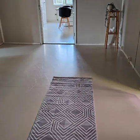 Vanha Hirsikoulun Ylaekerta Apartmán