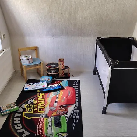 아파트 Vanha Hirsikoulun Ylaekerta