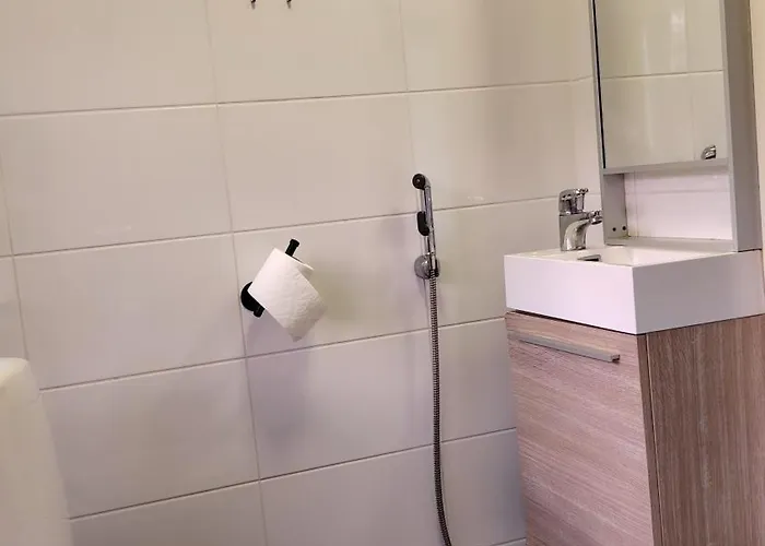 アパート Vanha Hirsikoulun Ylaekerta *